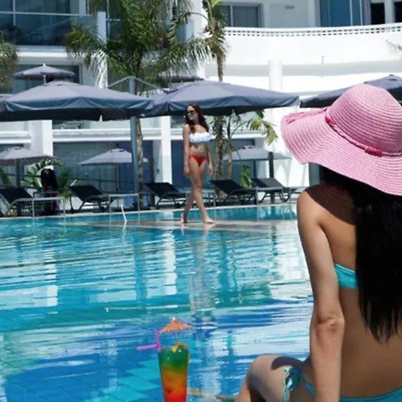 Hotel Limanaki &