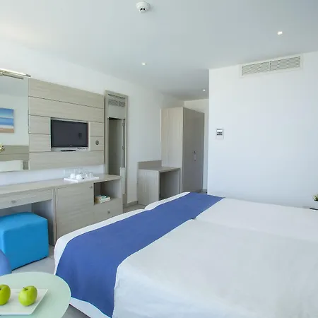 Hotell Limanaki & 4*