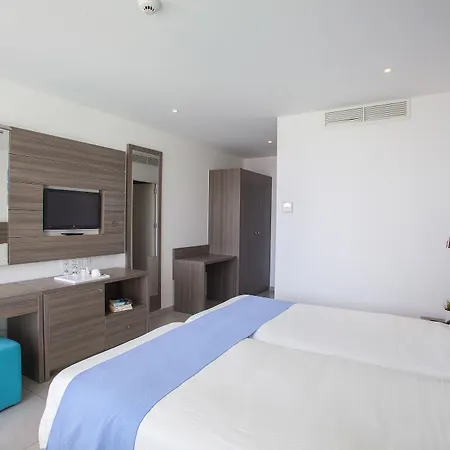 Hotell Limanaki & 4*