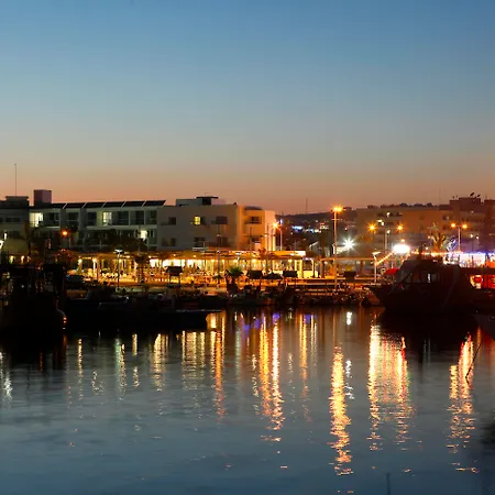 Hotell Limanaki & 4*