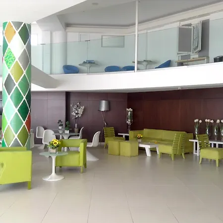 Hotell Limanaki & 4*
