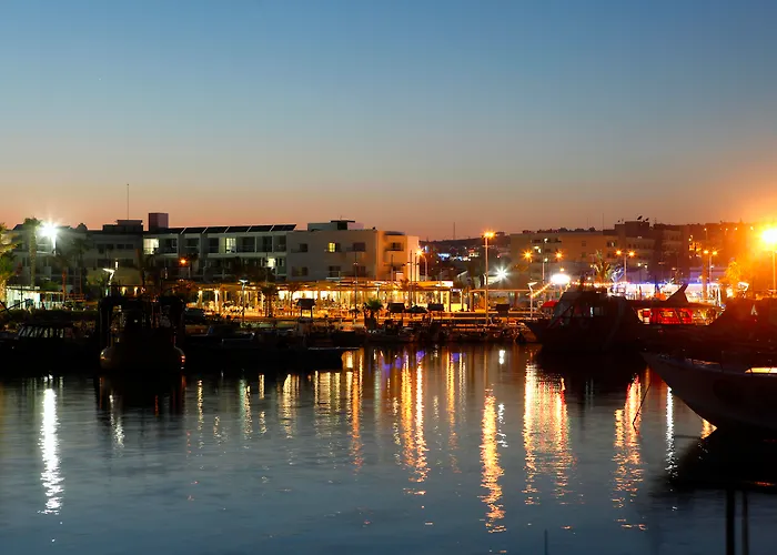 Hotell Limanaki & 4*